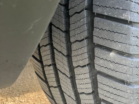 Used 2016 Ford Explorer XLT w/ Equipment Group 202A image 17