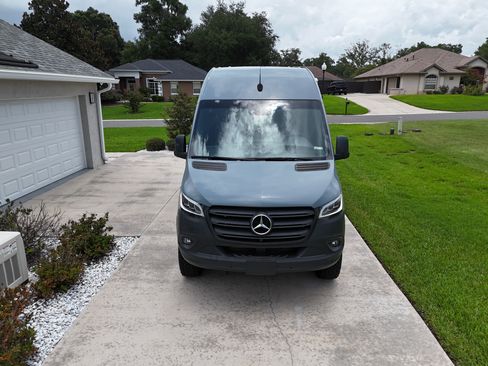 Used 2021 Mercedes-Benz Sprinter 2500 image 6