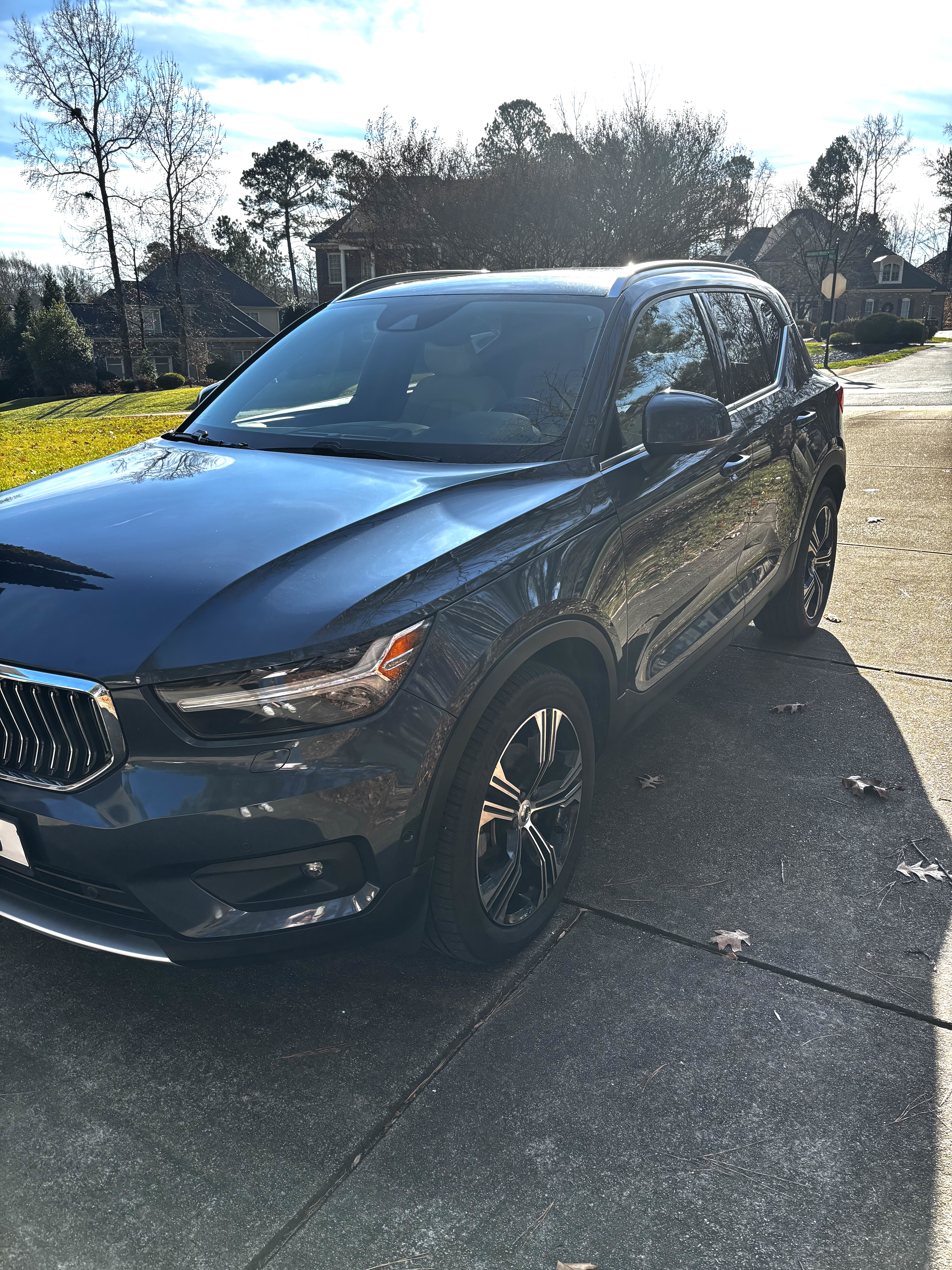 Used 2019 Volvo XC40 T5 Inscription AWD/4WD image 1