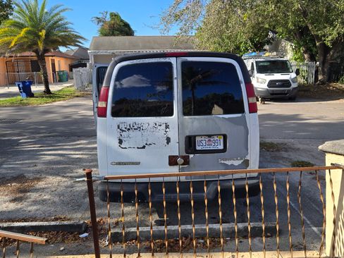 Used 2003 Chevrolet Express 1500 image 5