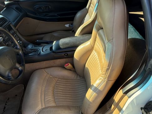 Used 1998 Chevrolet Corvette Coupe w/ Memory Pkg image 9