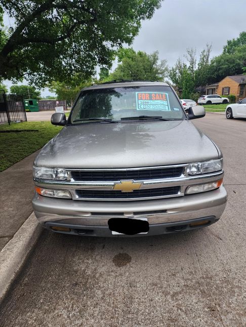 Used 2000 Chevrolet Suburban LT w/ LT Preferred Equipment Group AWD/4WD image 1