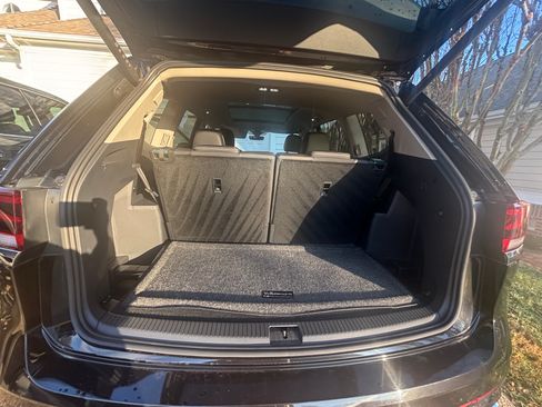 Used 2025 Volkswagen Atlas SEL Premium R-Line image 5