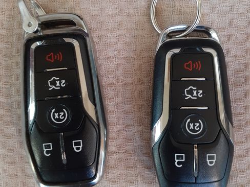 Used 2016 Lincoln MKZ image 23