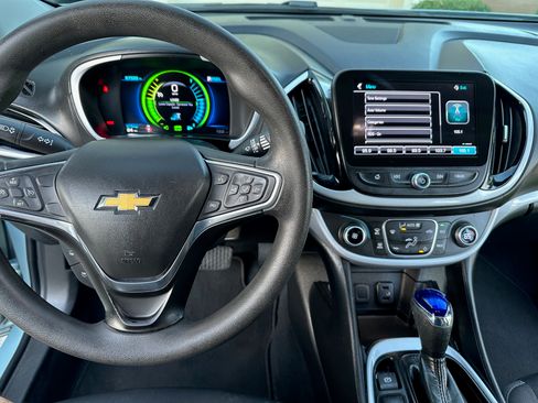Used 2018 Chevrolet Volt LT image 10