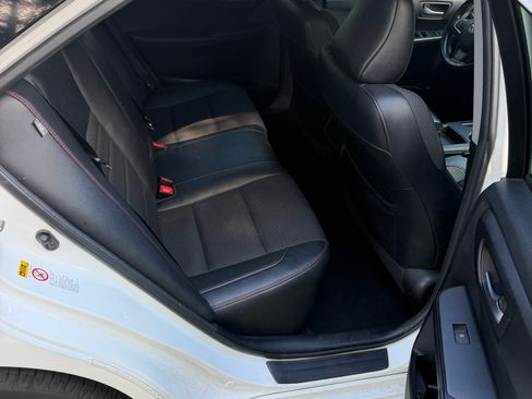 Used 2016 Toyota Camry SE FWD image 9