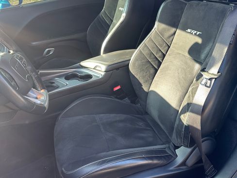 Used 2015 Dodge Challenger SRT w/ Technology Group image 10