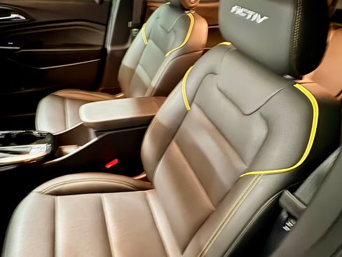 Used 2024 Chevrolet Trax ACTIV w/ Sunroof Package image 8