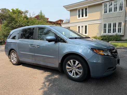 Used 2014 Honda Odyssey EX-L image 2