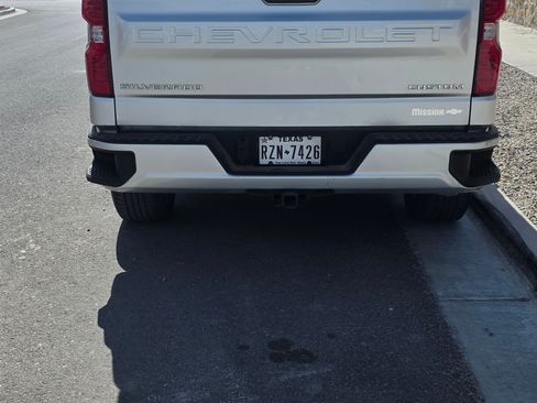 Used 2022 Chevrolet Silverado 1500 Custom image 2