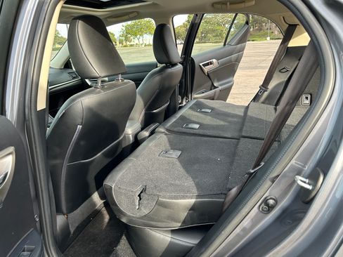 Used 2017 Lexus CT 200h w/ Seat Comfort Package image 18