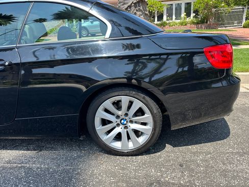 Used 2011 BMW 328i Convertible image 16