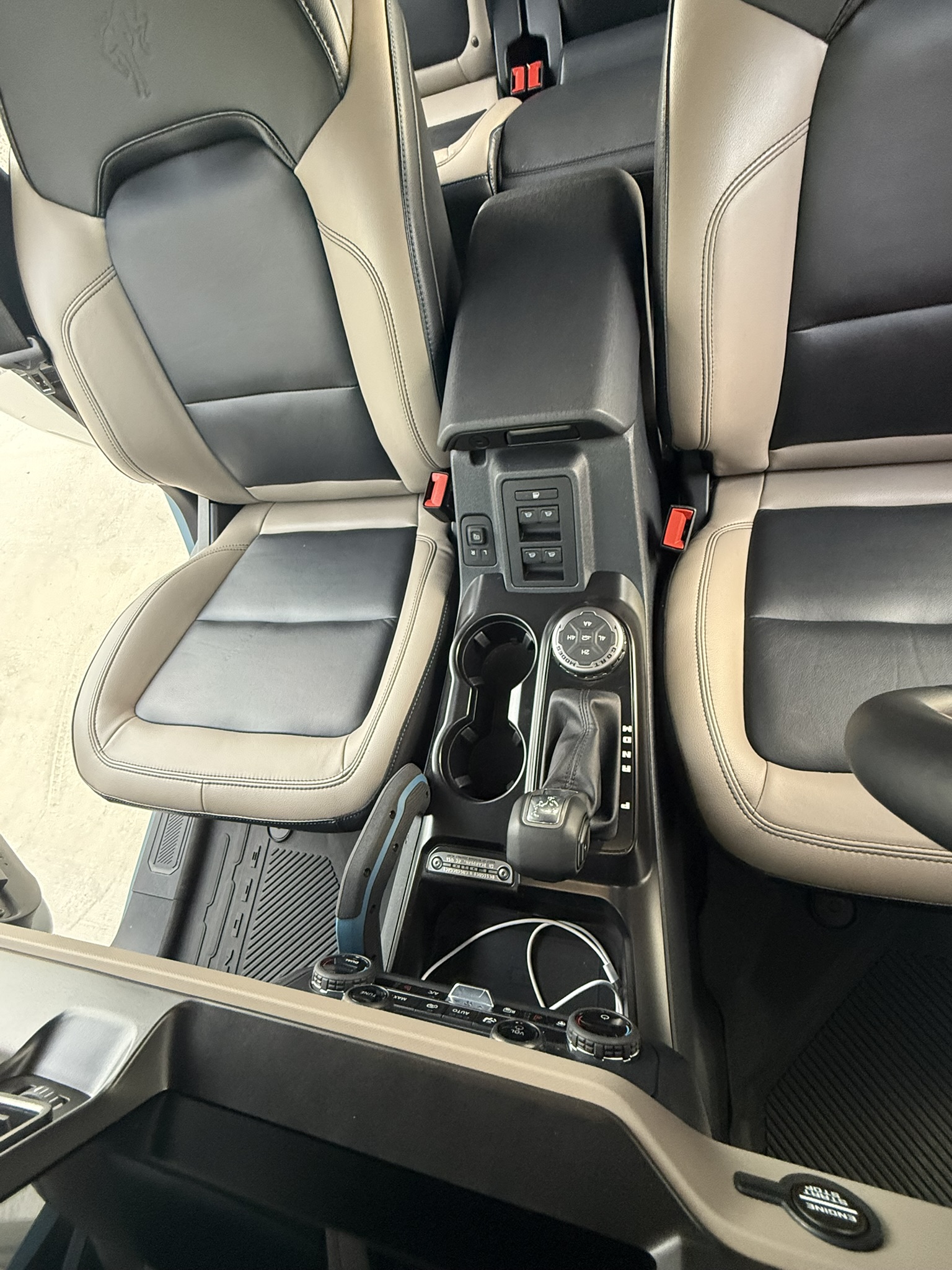 Used 2023 Ford Bronco Wildtrak AWD/4WD image 13