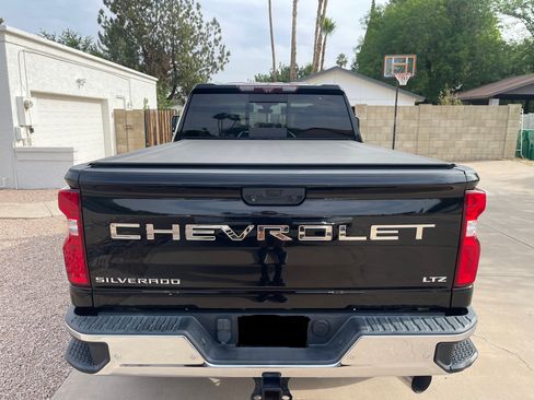 Used 2021 Chevrolet Silverado 2500 LTZ w/ LTZ Premium Package image 5