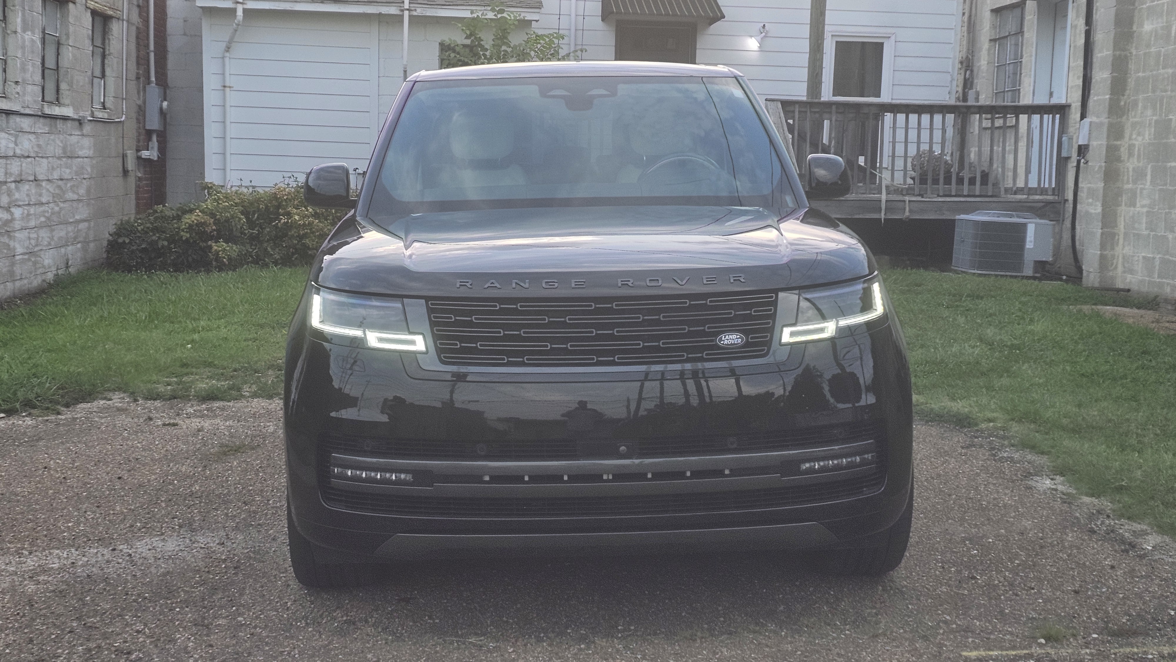 Used 2024 Land Rover Range Rover Long Wheelbase Autobiography AWD/4WD image 2