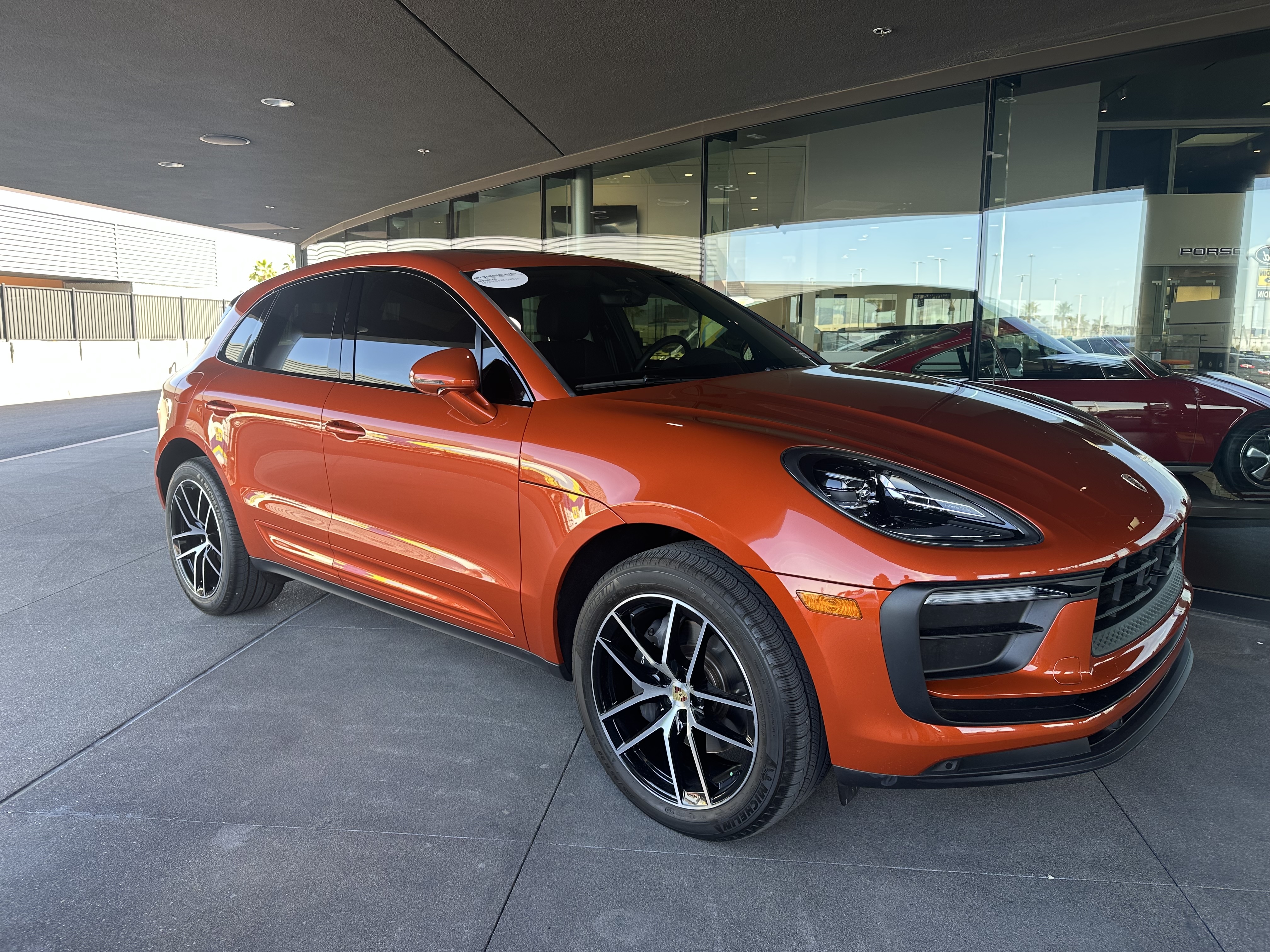 Used 2023 Porsche Macan AWD/4WD image 2