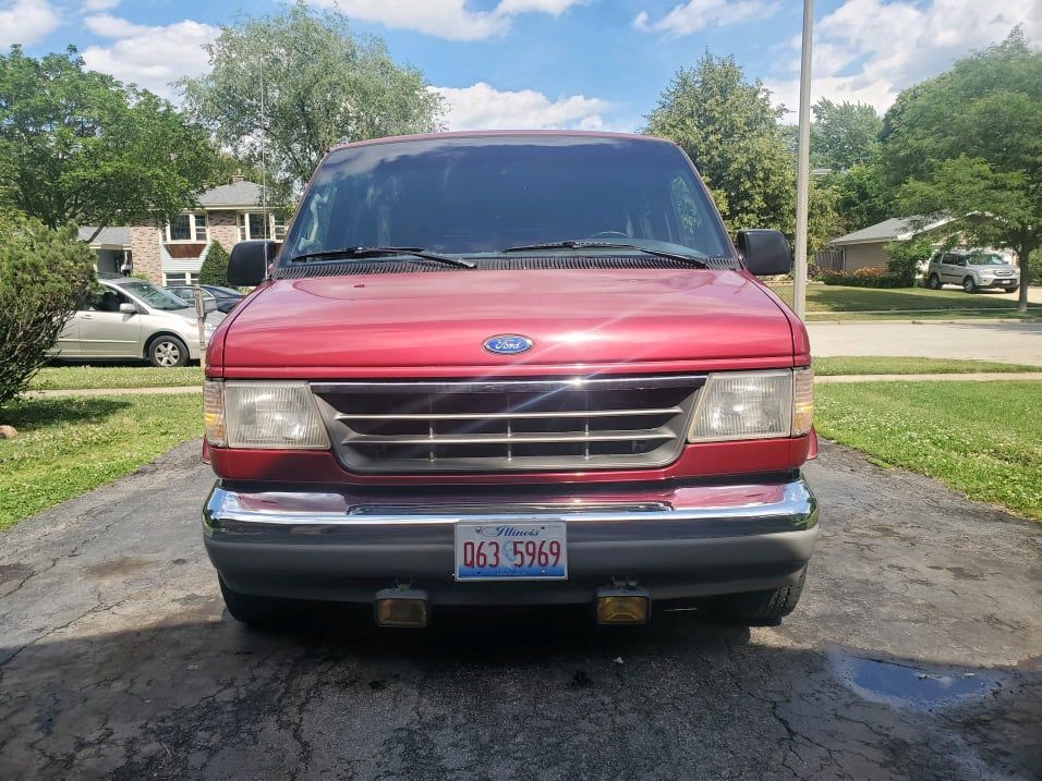 Used 1993 Ford E-150 and Econoline 150 RWD image 2