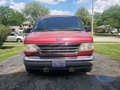 Used 1993 Ford E-150 and Econoline 150 image 2