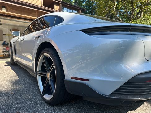 Used 2021 Porsche Taycan Turbo S image 4