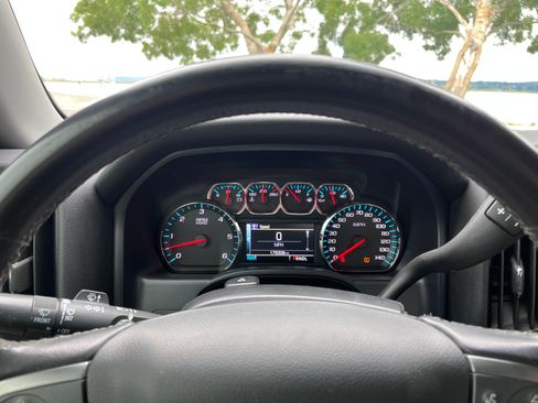 Used 2017 Chevrolet Silverado 1500 LT w/ All Star Edition AWD/4WD image 5