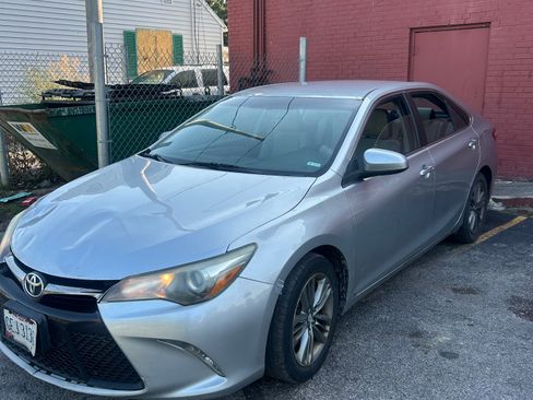 Used 2017 Toyota Camry SE FWD image 9
