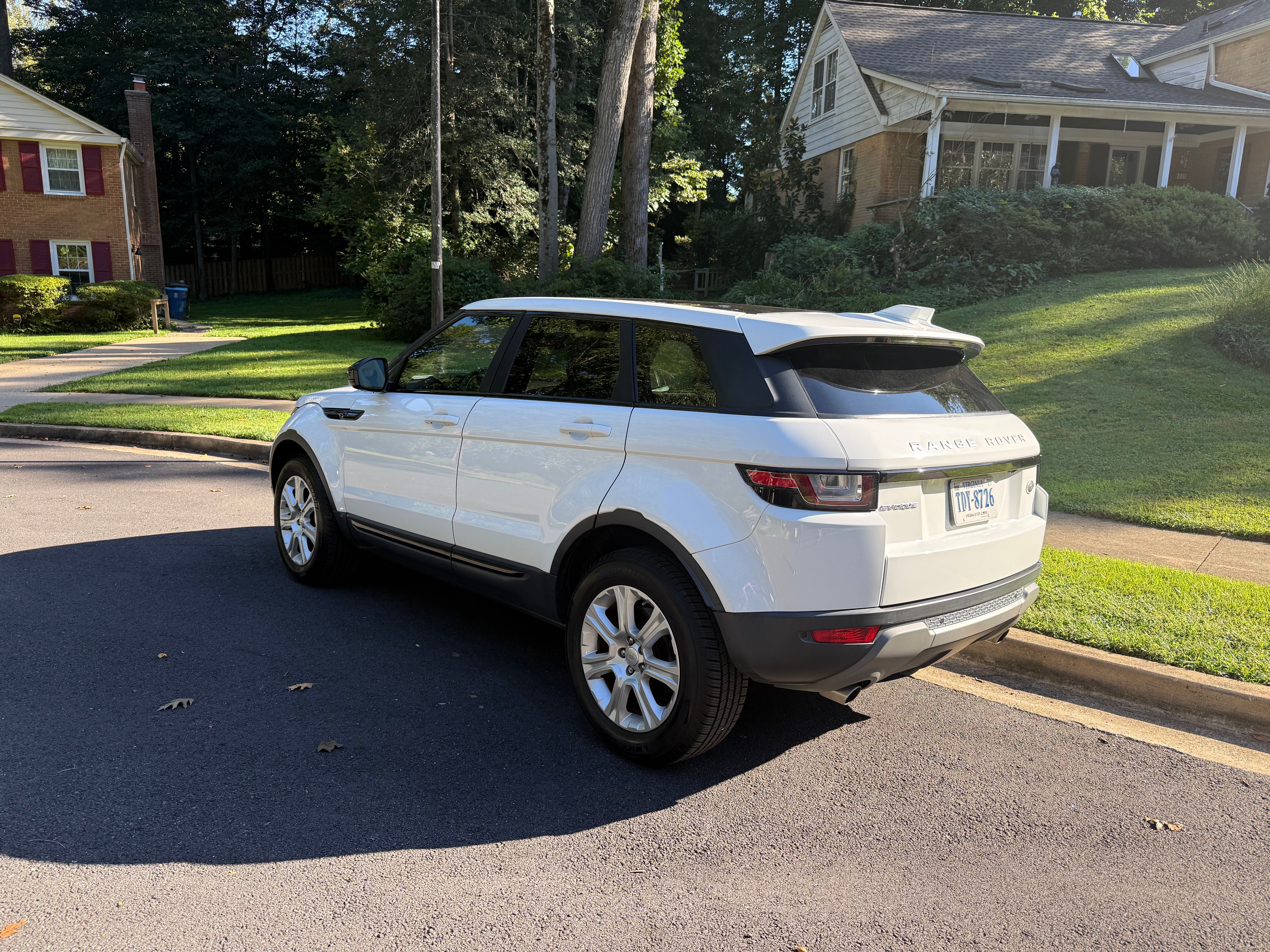 Used 2018 Land Rover Range Rover Evoque SE Premium AWD/4WD image 6