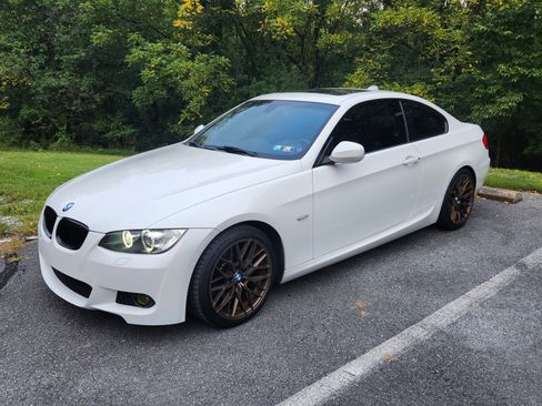 Used 2010 BMW 335i xDrive Coupe image 1