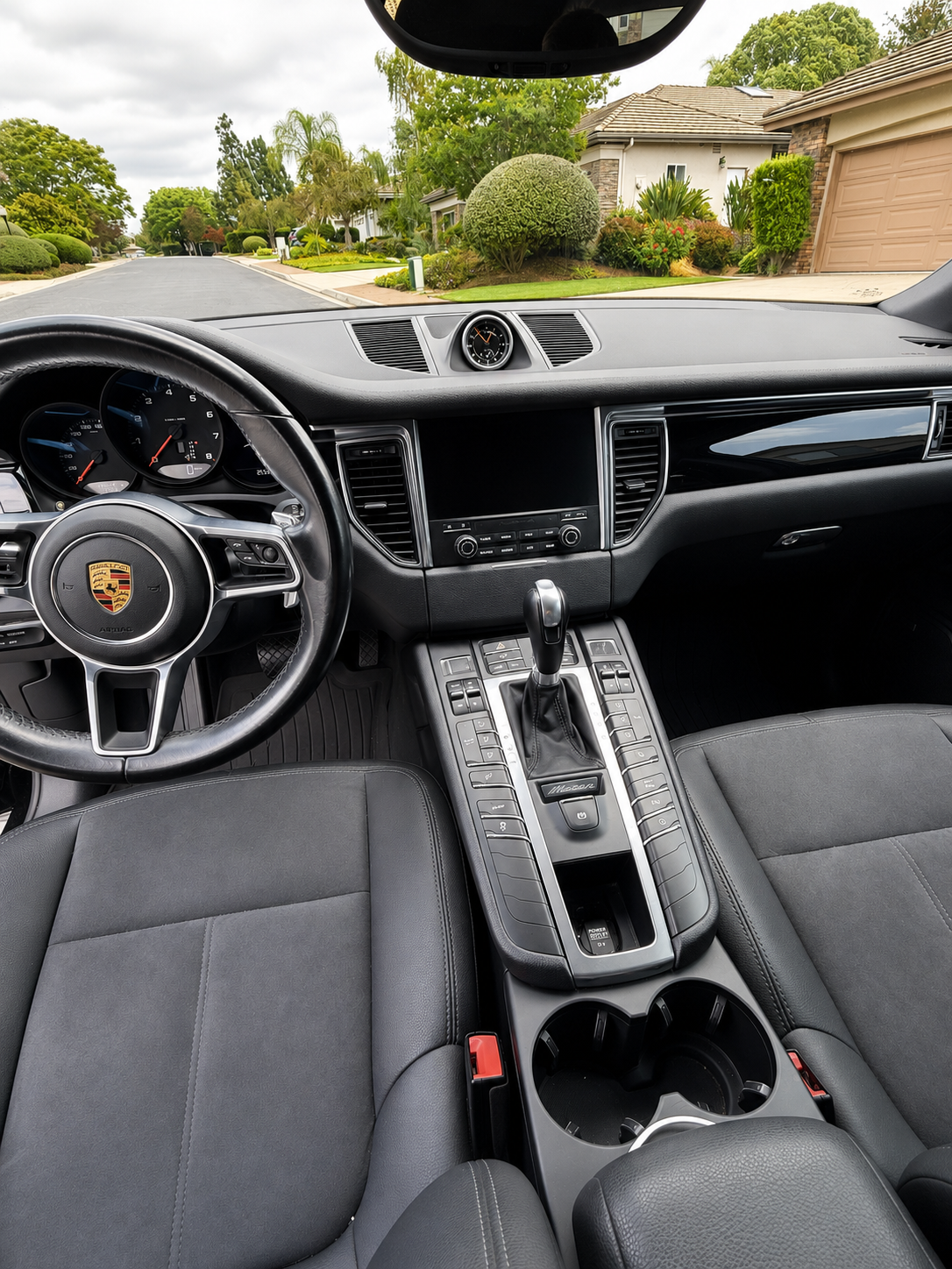 Used 2017 Porsche Macan AWD/4WD image 5