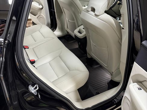 Used 2025 Volvo XC60 B5 Plus w/ Protection Package Premier image 13