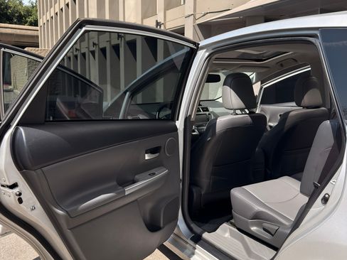 Used 2013 Toyota Prius V Five image 29