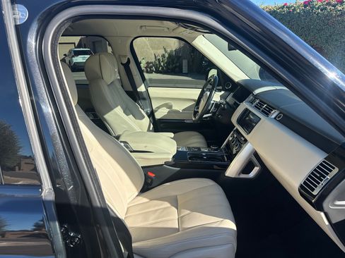 Used 2016 Land Rover Range Rover Autobiography image 12