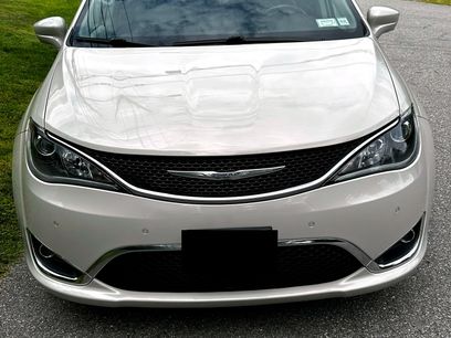 Used 2017 Chrysler Pacifica Touring-L Plus w/ Advanced Safetytec Group