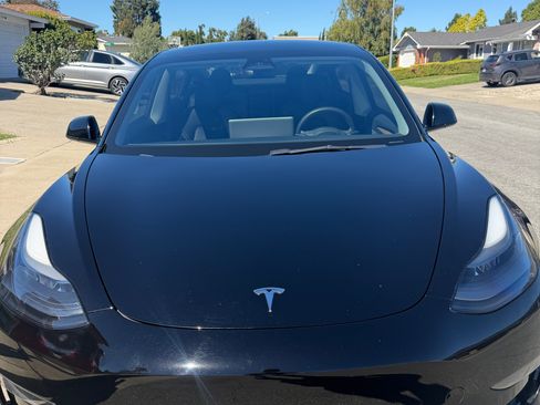 Used 2023 Tesla Model 3 Standard Range RWD image 2