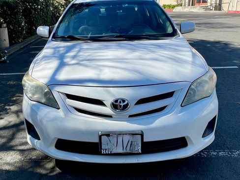 Used 2012 Toyota Corolla LE FWD image 4