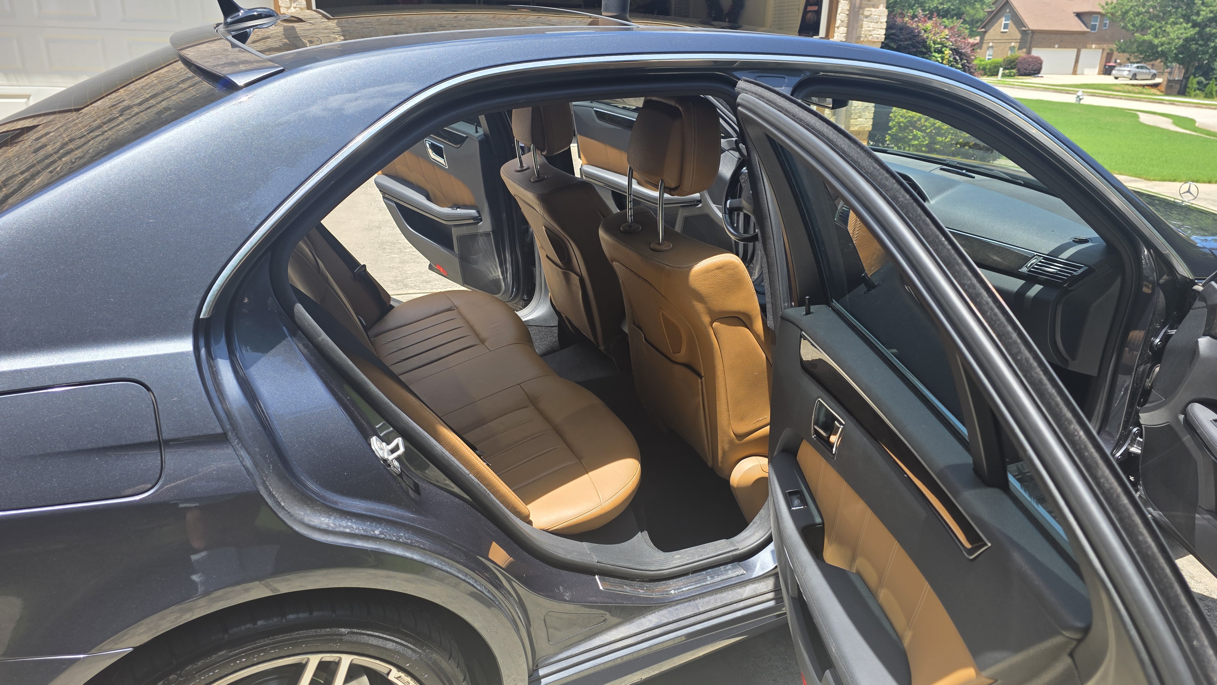 Used 2010 Mercedes-Benz E 550 Sedan image 17