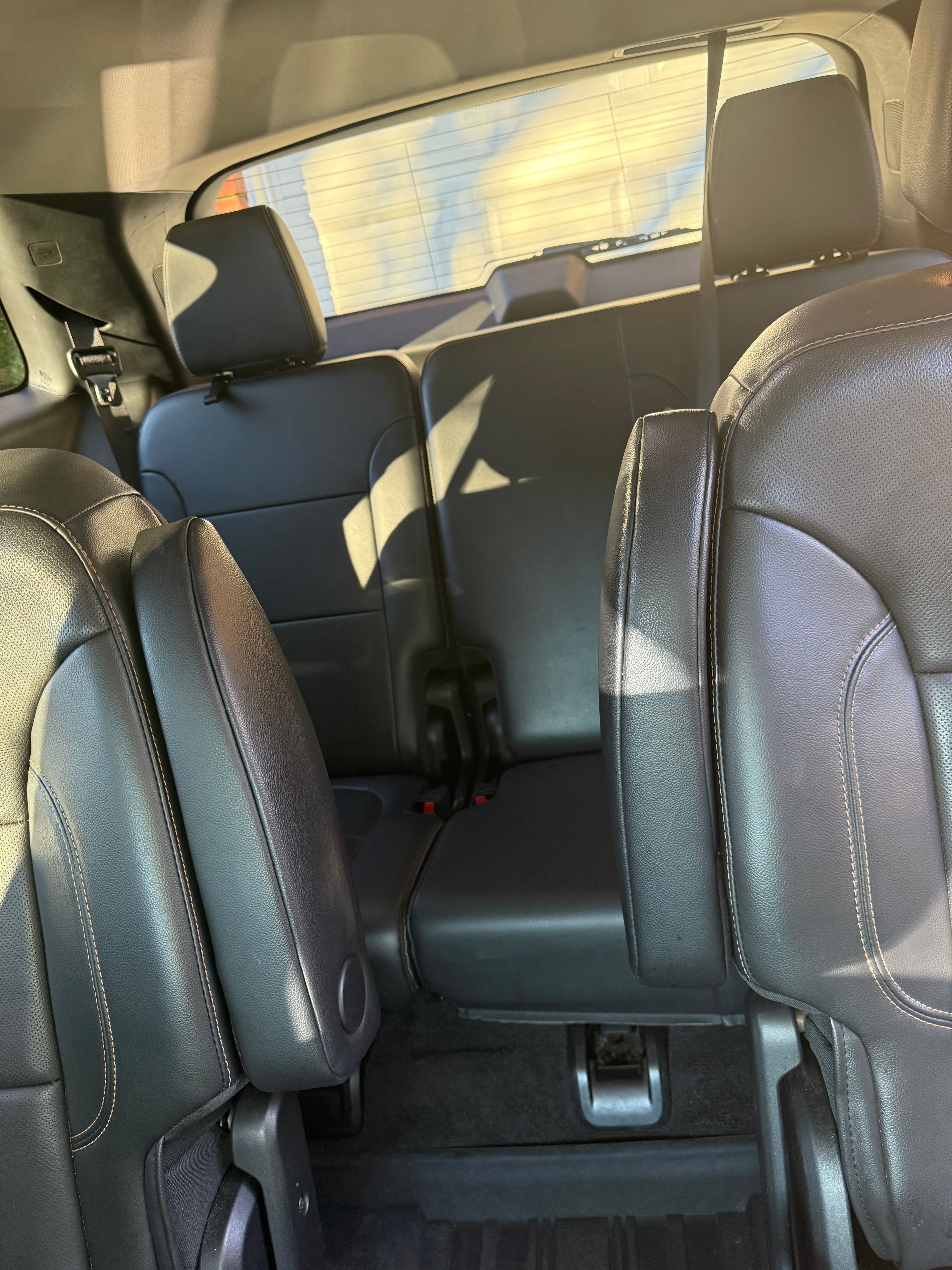 Used 2019 Chevrolet Traverse Premier w/ Redline Edition FWD image 9