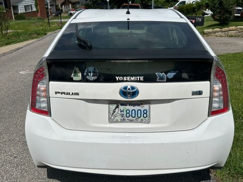 Used 2013 Toyota Prius Two FWD image 6