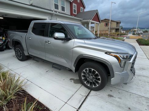Used 2024 Toyota Tundra Limited image 2