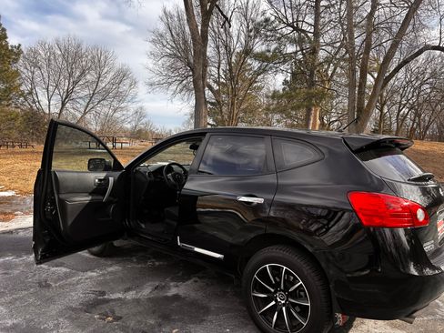 Used 2013 Nissan Rogue S FWD image 2