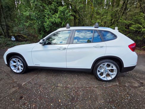 Used 2013 BMW X1 xDrive28i image 9