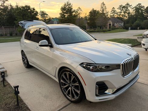 Used 2022 BMW X7 xDrive40i w/ Executive Package AWD/4WD image 1