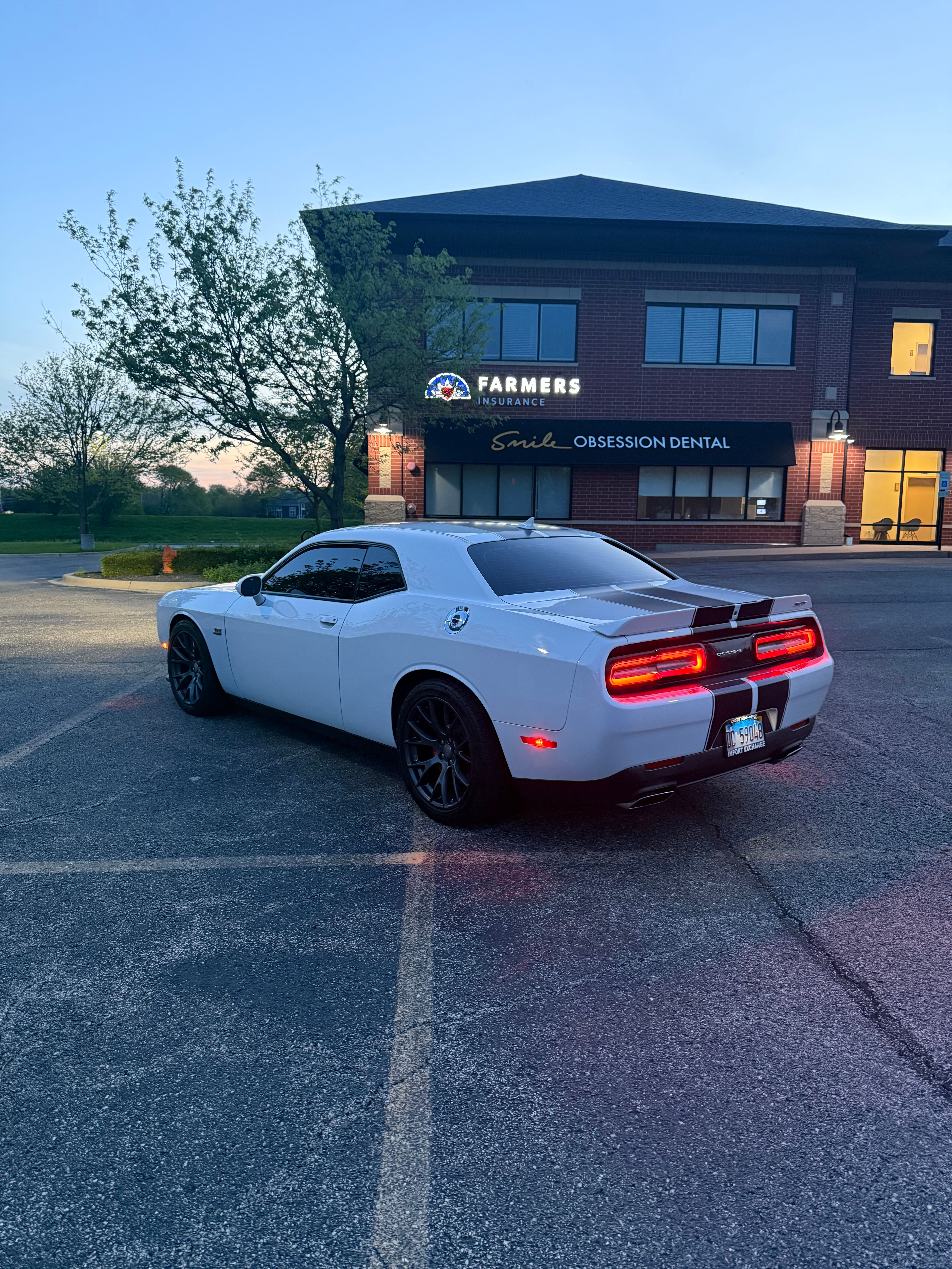 Used 2015 Dodge Challenger SRT w/ Technology Group RWD image 2