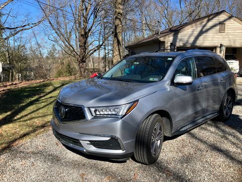 Used 2017 Acura MDX SH-AWD Sport Utility 4D image 2