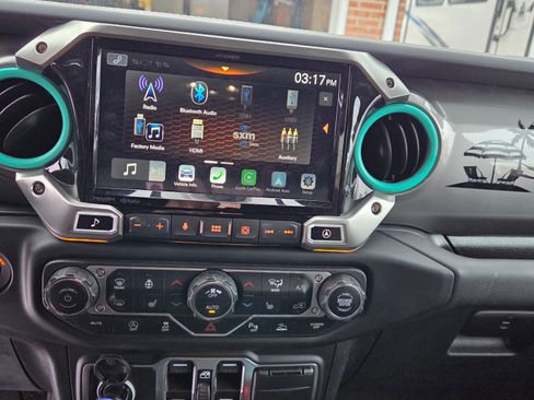 Used 2021 Jeep Wrangler Unlimited Sahara w/ Safety Group image 13