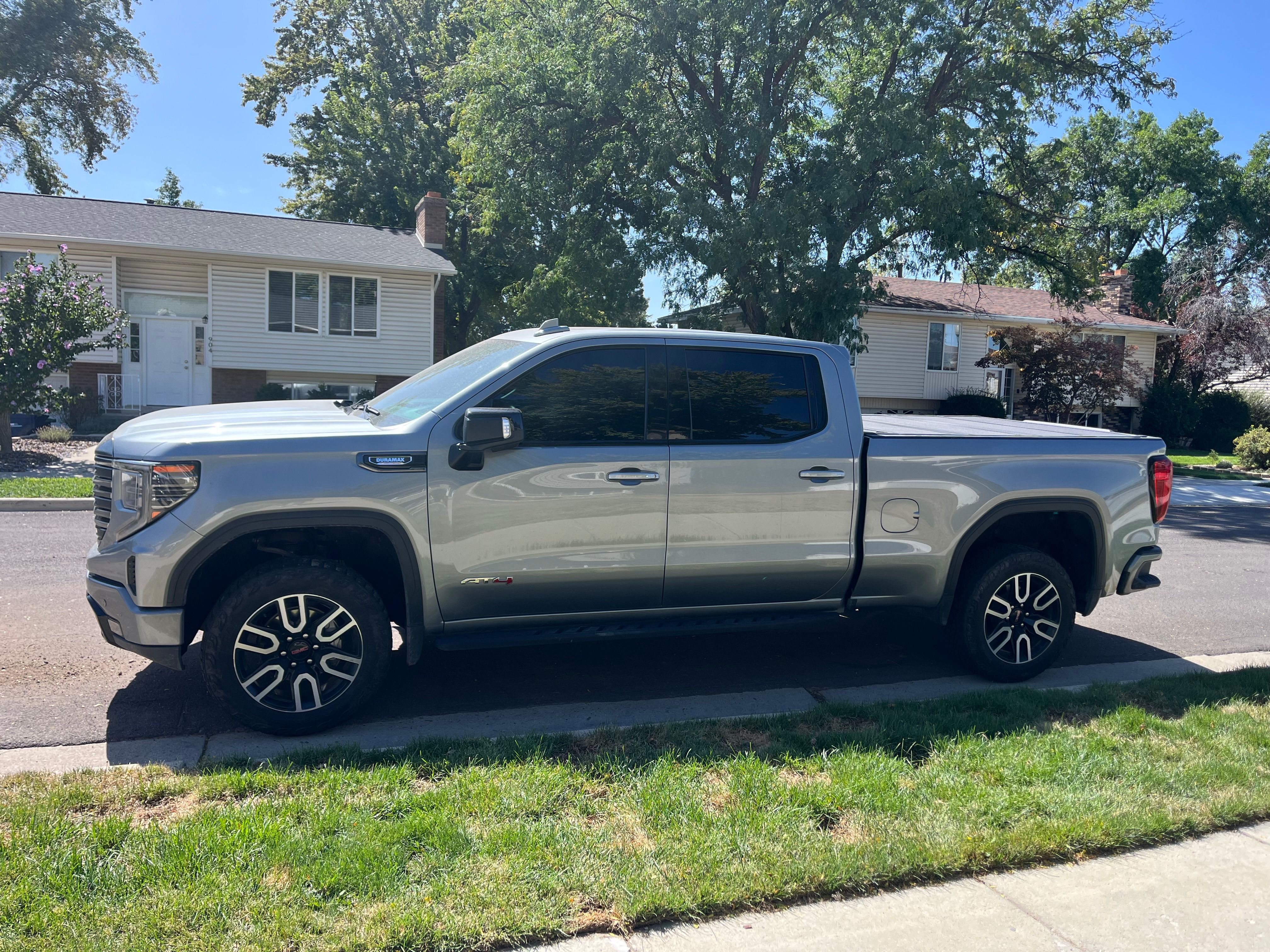 Used 2024 GMC Sierra 1500 AT4 w/ Technology Package AWD/4WD image 8