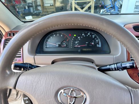 Used 2003 Toyota Camry XLE FWD image 10