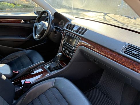 Used 2012 Volkswagen Passat 2.5 SEL image 13