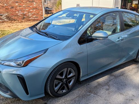 Used 2019 Toyota Prius Limited image 4