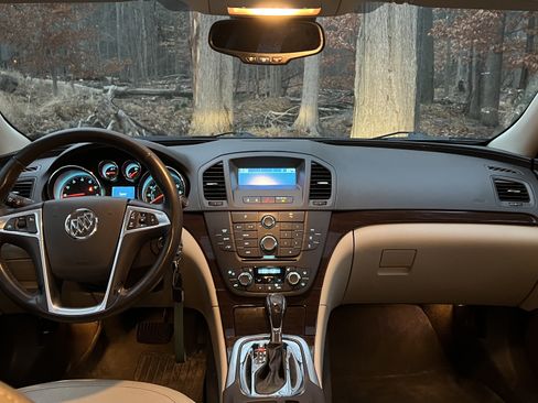 Used 2011 Buick Regal CXL Turbo w/ TO2 Preferred Equipment Group image 25