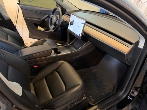 Used 2021 Tesla Model Y Long Range image 5